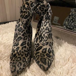 Leopard velvet booties